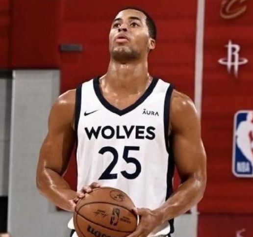 辽宁第8位外援出炉:签NBA落选秀内线勒迪 已用完换外援名额
