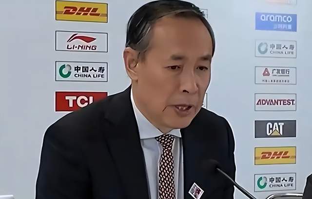 就这还想夺冠?前女篮主帅罕见怒了,暴露3大问题,外援成摆设